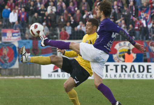 <h1>Andre Alves (sárga mezben), a Videoton brazil gólkirálya</h1>-